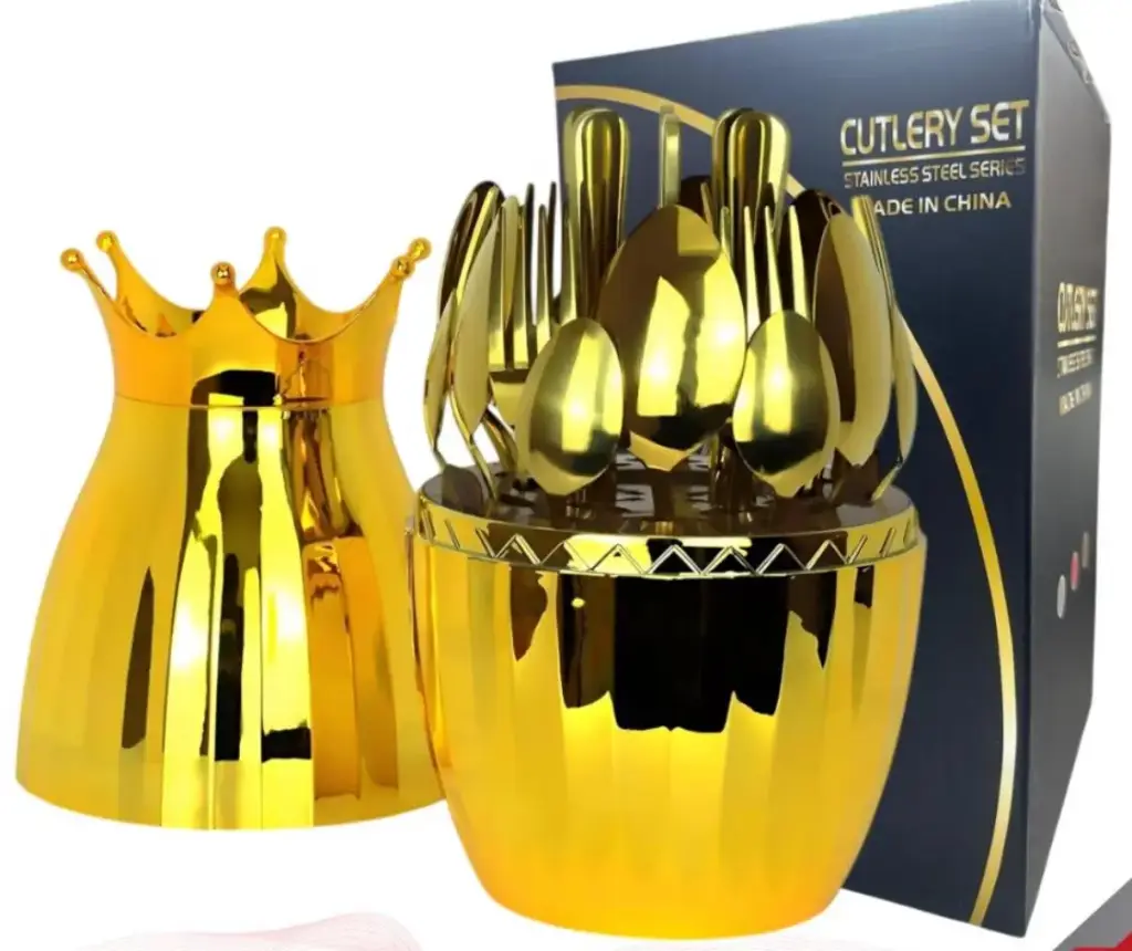 SET DE CUBIERTO HUEVO CON CORONA 